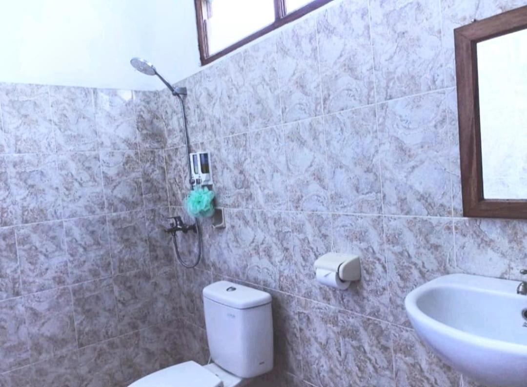 Green Palace Homestay Batununggul Zewnętrze zdjęcie