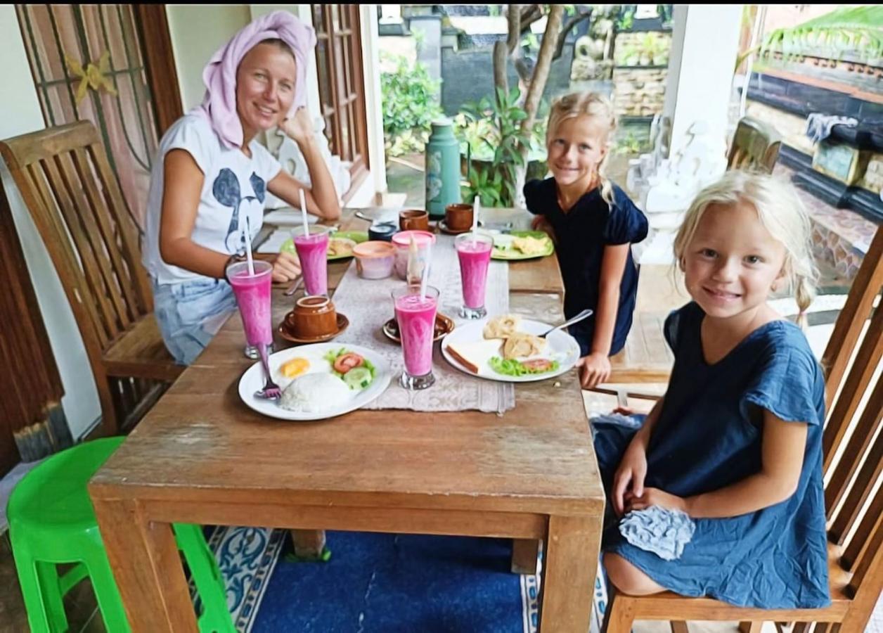 Green Palace Homestay Batununggul Zewnętrze zdjęcie