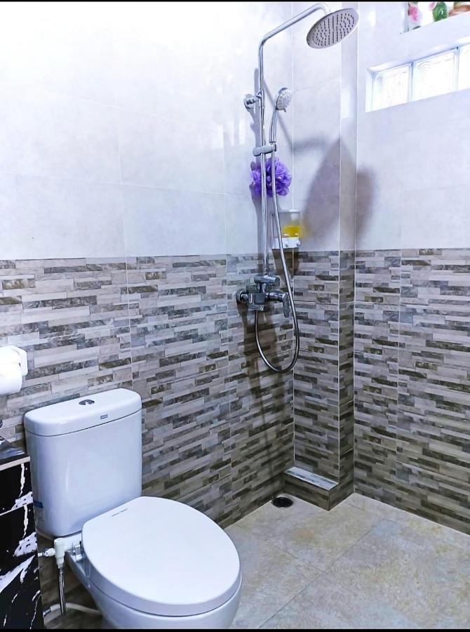 Green Palace Homestay Batununggul Zewnętrze zdjęcie