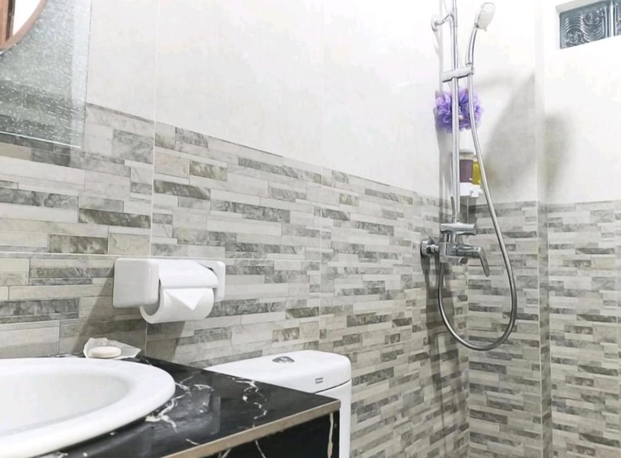 Green Palace Homestay Batununggul Zewnętrze zdjęcie