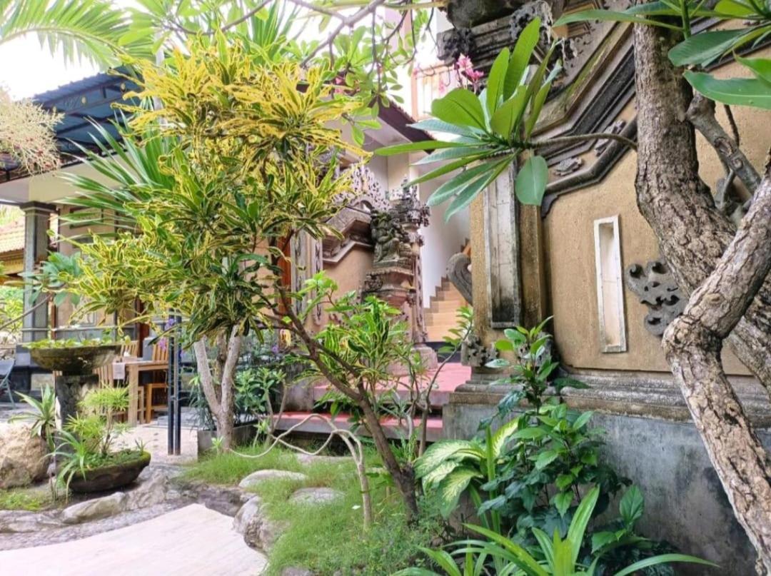 Green Palace Homestay Batununggul Zewnętrze zdjęcie
