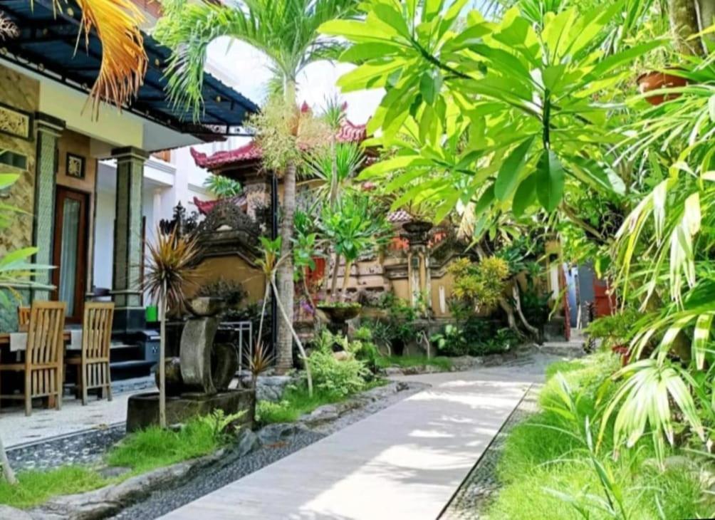 Green Palace Homestay Batununggul Zewnętrze zdjęcie