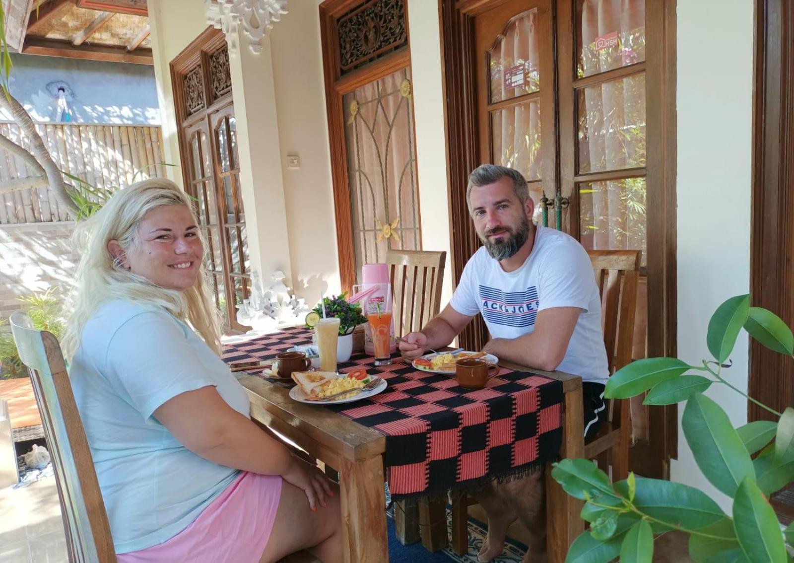 Green Palace Homestay Batununggul Zewnętrze zdjęcie