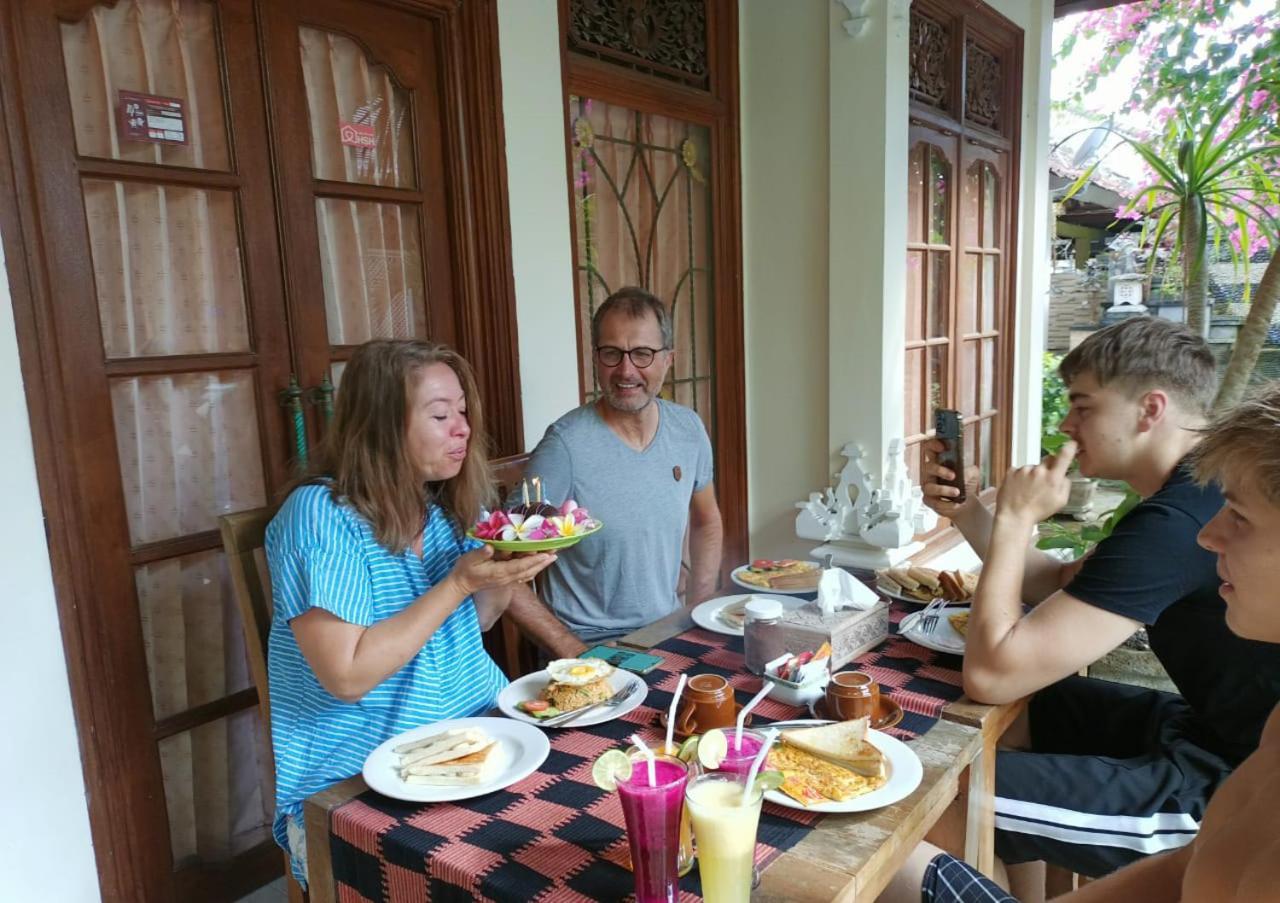 Green Palace Homestay Batununggul Zewnętrze zdjęcie