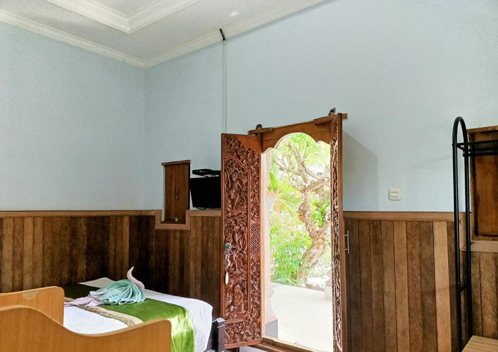 Green Palace Homestay Batununggul Zewnętrze zdjęcie