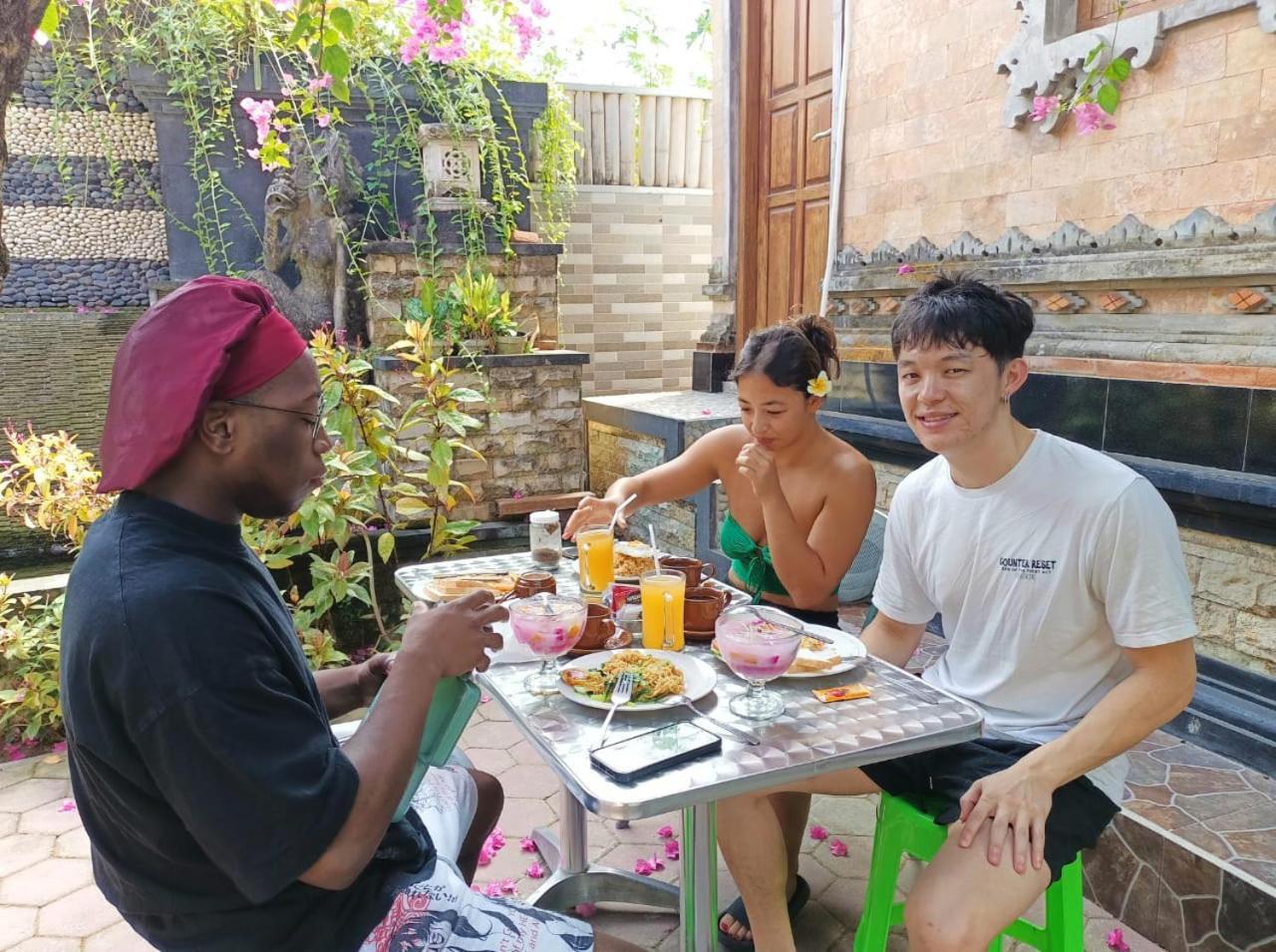 Green Palace Homestay Batununggul Zewnętrze zdjęcie
