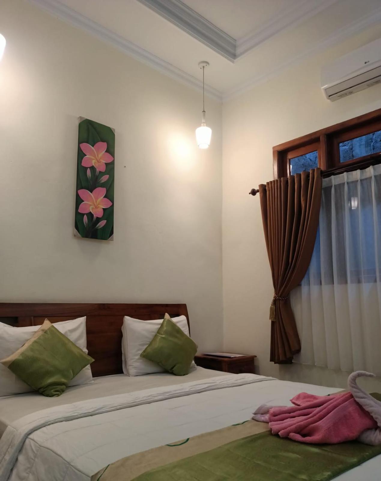 Green Palace Homestay Batununggul Zewnętrze zdjęcie